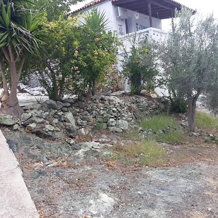 Kerry's Evia Island House Ferienhaus Tsakei