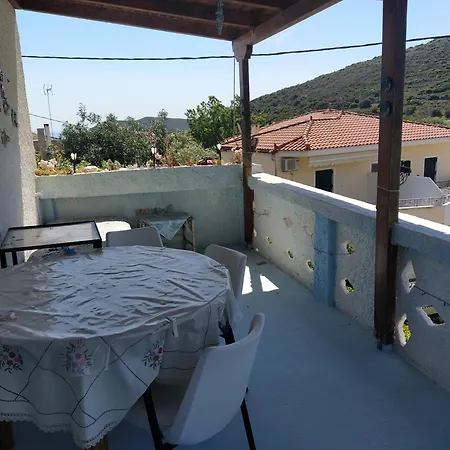 Kerry's Evia Island House Ferienhaus Tsakei